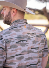 Load image into Gallery viewer, Men's Pearl Snap Short Sleeve Shirt - Classic Camo